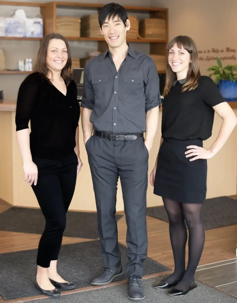The Mississauga chiropractor Dr. Victor Pwu and his team